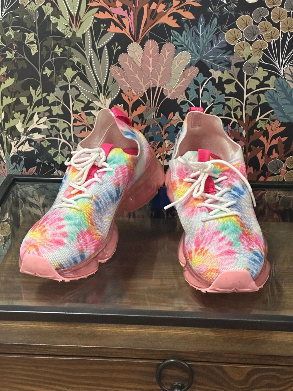 Women's Tie-Dye Running Sneakers in Pink Multicolor